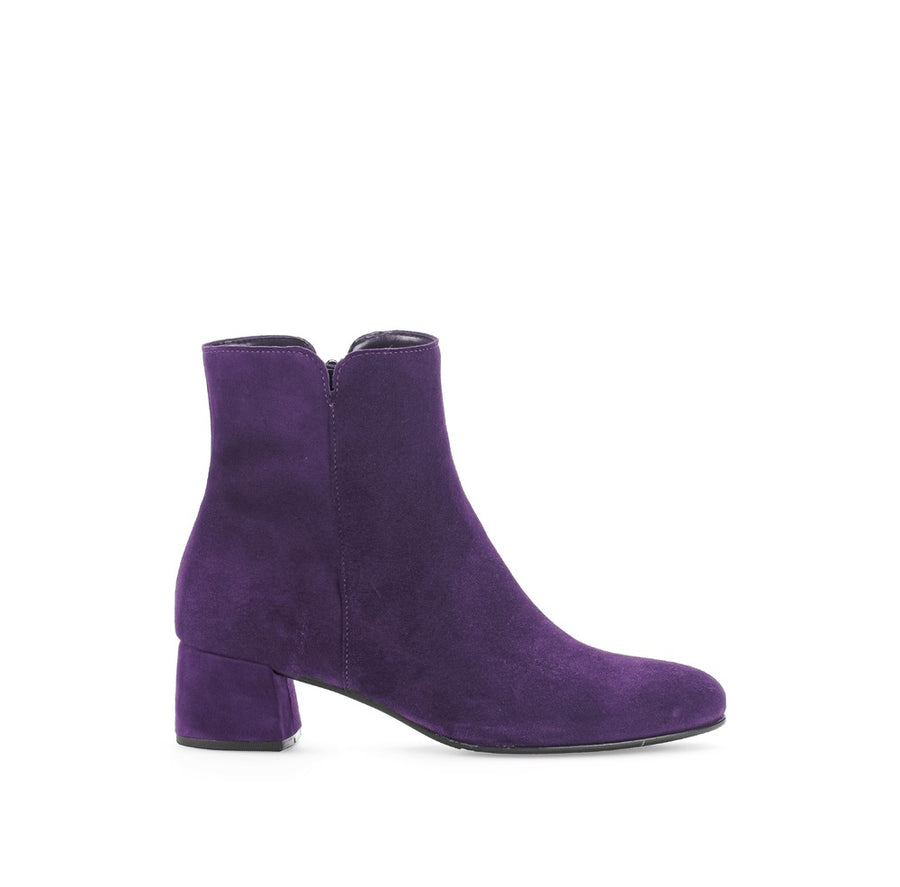 Gabor 55.680.13 Purple Ankle Boots