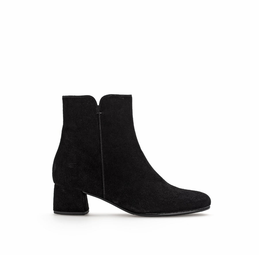 Gabor 55.680.17 Black Ankle Boots